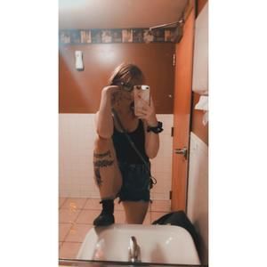 Meet your Posher, Monique